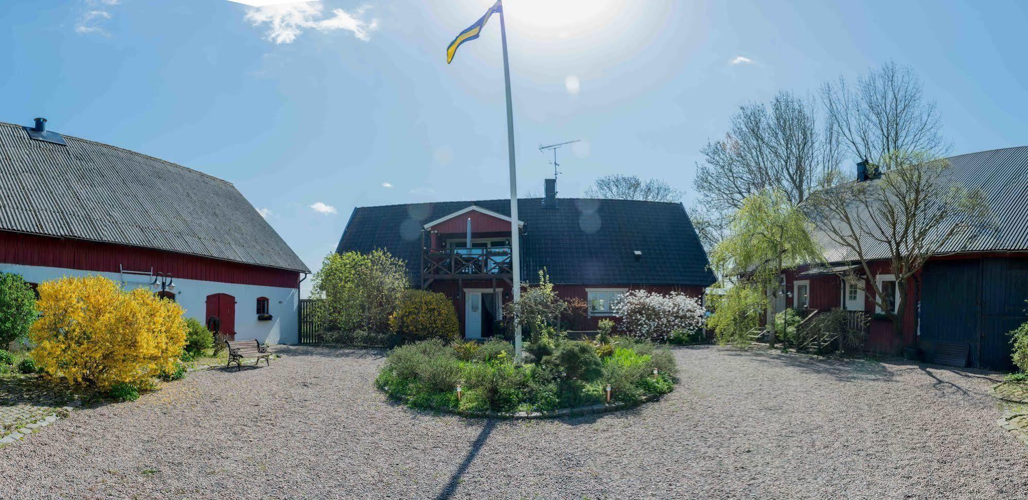 Mattisgarden Bed & Breakfast Östra Ljungby Exterior foto
